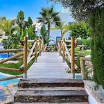 Penthouse With Incredibles Views 6 Pools Golf 14 아파트 에스테포나